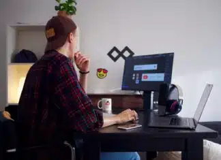 Quels sont les avantages du portage salarial pour les freelances un freelance sur son PC