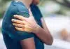 Comment soigner une bursite de l'épaule naturellement