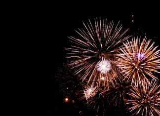 Comment choisir le feu d’artifice parfait pour un événement privé ? Comment choisir le feu d’artifice parfait pour un événement privé ?