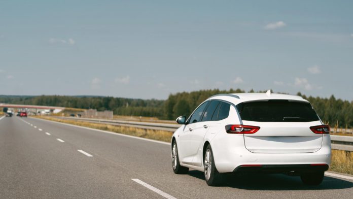 Conseils clés pour inspecter une voiture d'occasion avant l'achat