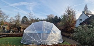 Prolongez vos moments de détente en piscine grâce à la tente SunnyTent SunnyTent